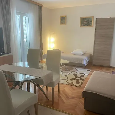 B&k Appartement Raslina