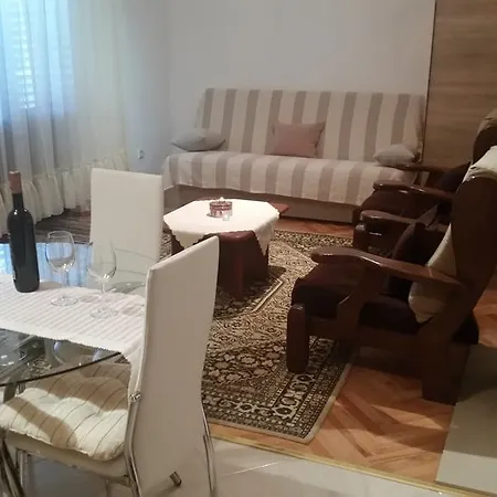 Apartment B&k Raslina