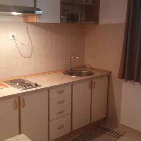 Apartment B&k Raslina